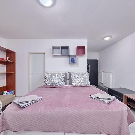 Relax Apartment Bratislava Buitenkant foto